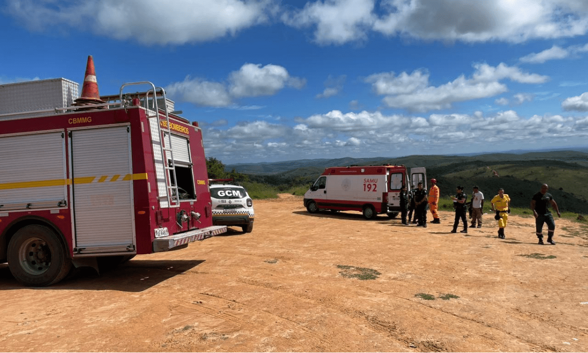 Adolescente cai de parapente em Sete Lagoas pela segunda vez em 15 dias -  (crédito: CBMMG)