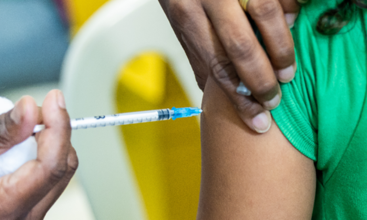 Ministério da Saúde vai antecipar a vacinação contra a gripe. Tradicionalmente realizada em todo o Brasil entre os meses de abril e maio, neste ano, a campanha terá início no dia 25 de março, em razão do aumento da circulação de vírus respiratórios no país -  (crédito: Phillipe Guimarães/MS)