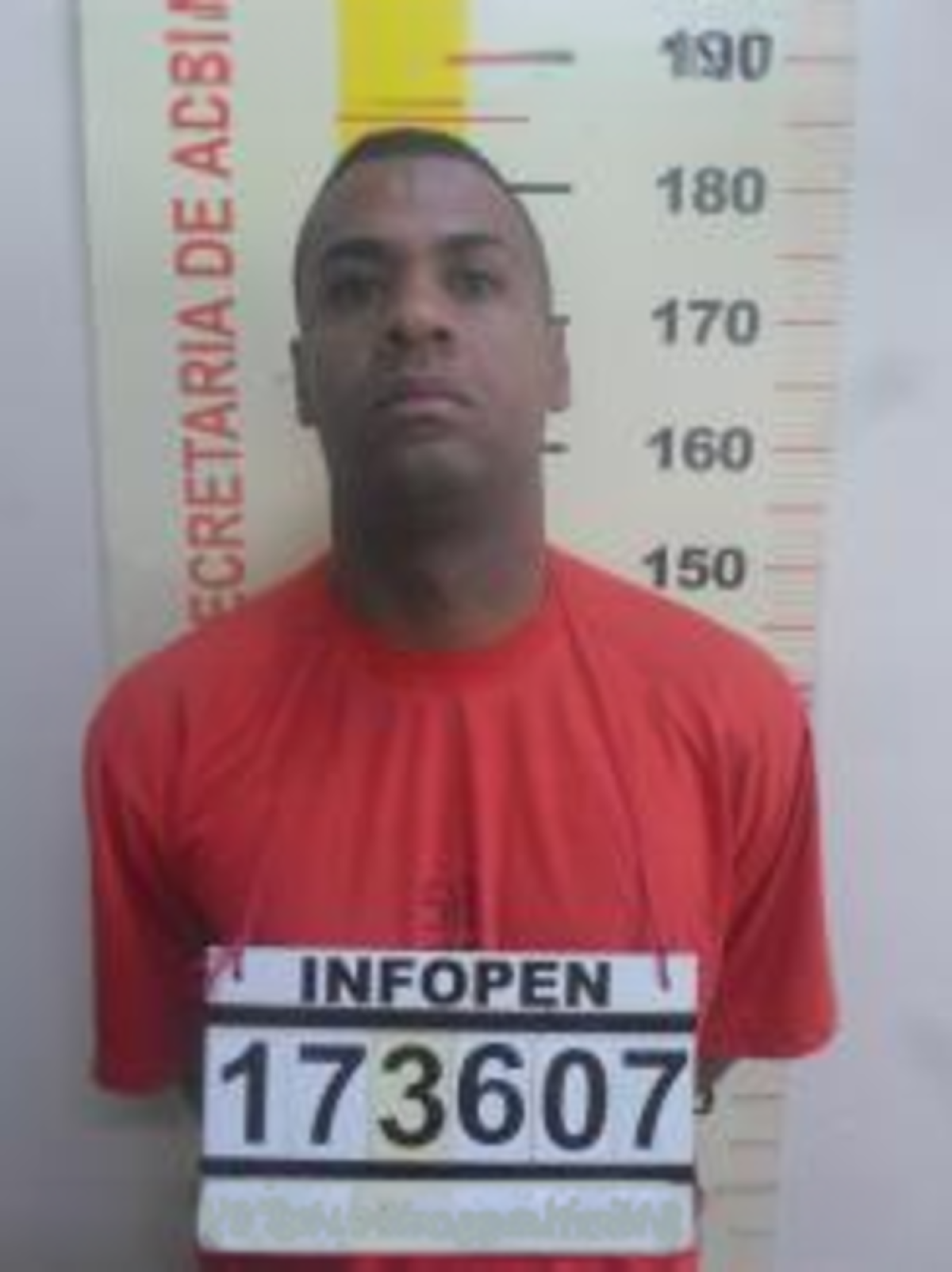 Oitavo detento que fugiu de penitenciária de Santa Luzia se entrega