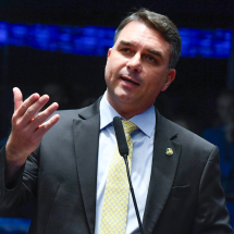 Flávio descarta possibilidade de que Bolsonaro peça asilo no exterior - Roque de Sá/Agência Senado