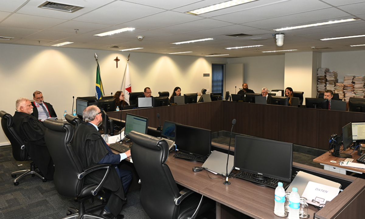 A sessão de julgamento da 1ª Câmara Criminal aconteceu nesta terça-feira (16/4) -  (crédito: Gláucia Rodrigues/TJMG))