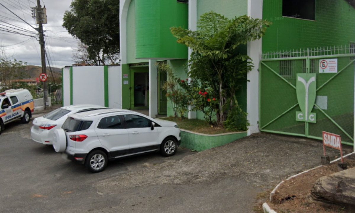 Namorado agride jovem por usar biquíni em clube -  (crédito: Google Street View/Reprodução)