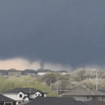 Múltiplos tornados atingem Nebraska e Iowa, nos Estados Unidos