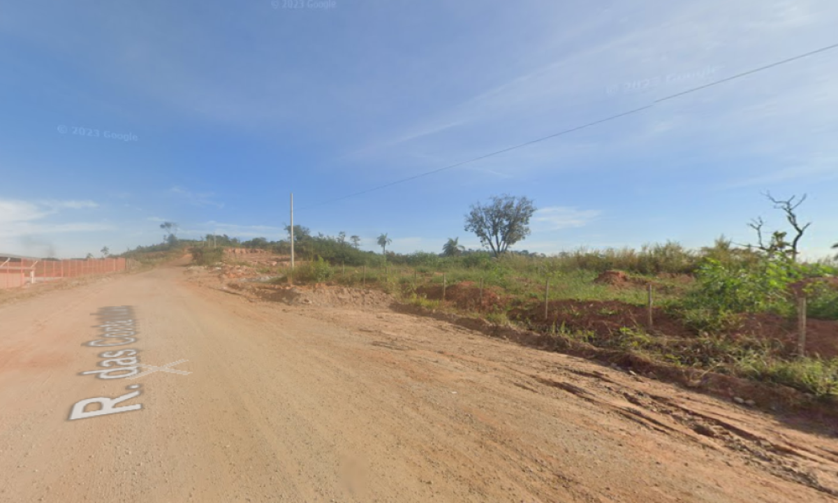 Local onde os policiais encontraram o corpo da vítima  -  (crédito: Google Street View/Reprodução)