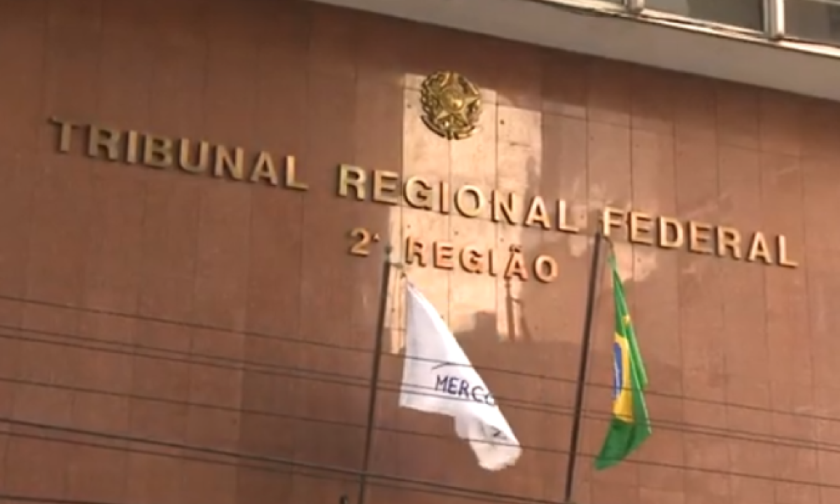 TRF-2 abre concurso com salários de até R$ 13,9 mil -  (crédito: Youtube/TRF 2 Oficial)