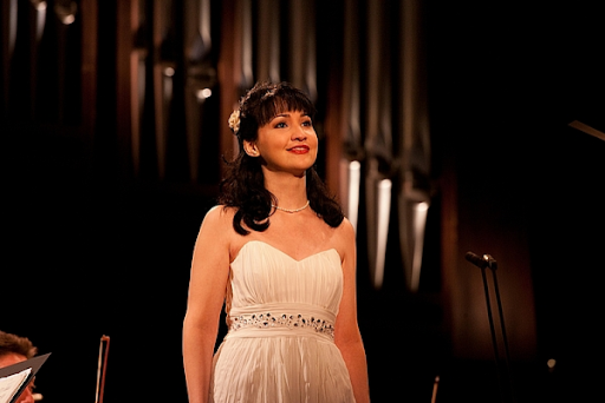 Soprano Cristina Pasaroiu