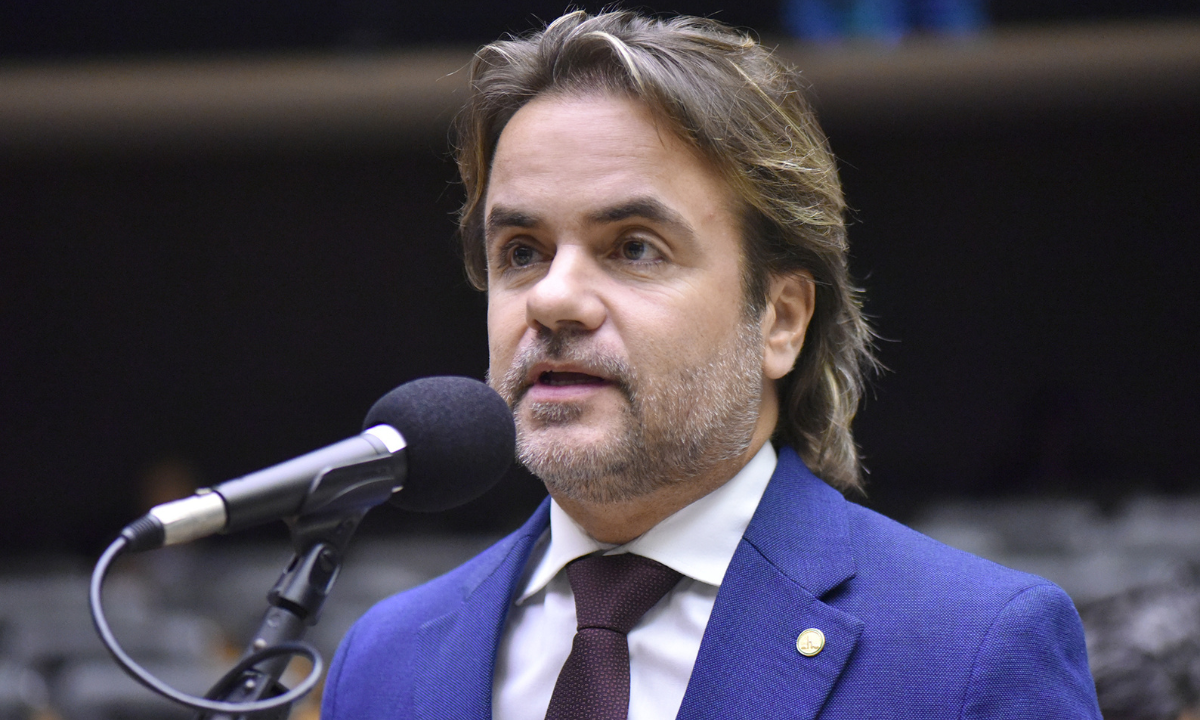 Eros Biondini disse que se confundiu ao votar contra a proposta -  (crédito: Zeca Ribeiro / Câmara dos Deputados)