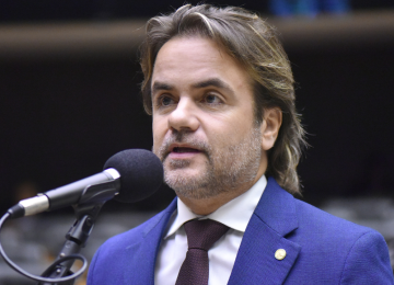 Eros Biondini disse que a iniciativa do bloco &eacute; importante para abordar temas em alta no cen&aacute;rio pol&iacute;tico nacional -  (crédito: Zeca Ribeiro / C&acirc;mara dos Deputados)