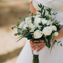 Mulher quer editar foto do casamento da irmã e se colocar no lugar da noiva - Freepik