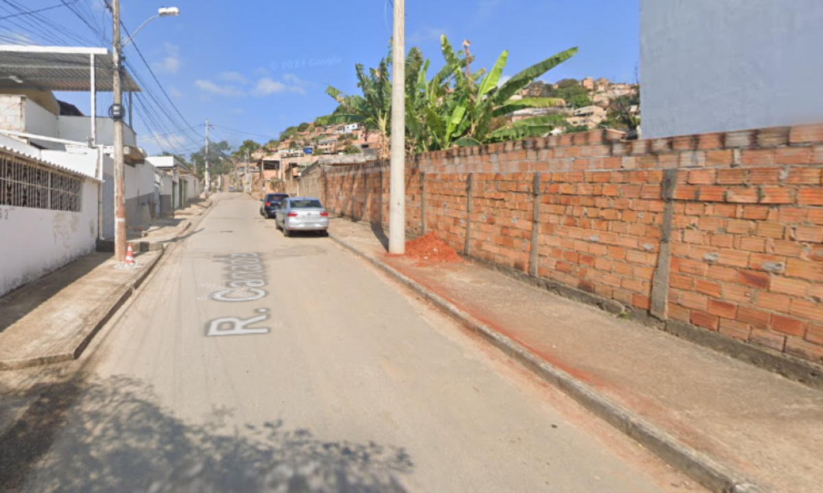 Rua onde o homem foi amarrado em poste na Grande BH -  (crédito: Google Street View/Reprodução)
