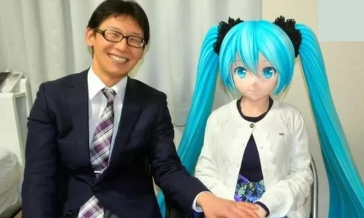 O japonês Akihiko Kondo era casado com Hatsune Miku, uma cantora virtual -  (crédito: Reprodução )