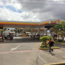 Duas mulheres são baleadas na cabeça enquanto bebiam em posto na Grande BH - Google Street View/Reprodução