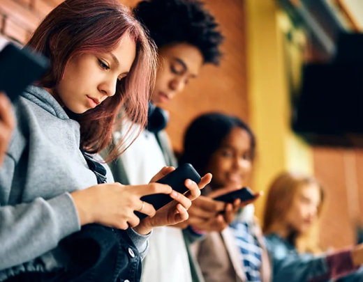 As redes sociais são acusadas de causar uma crise de saúde mental entre as crianças, mas a realidade pode ser bem mais complicada -  (crédito: Getty Images)