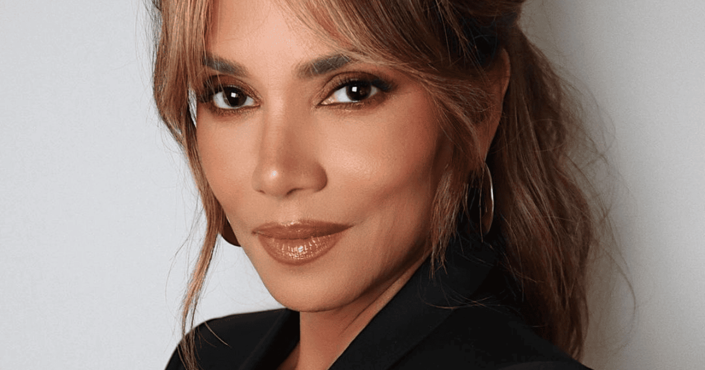 Halle Berry deixa elenco da série de Ryan Murphy, ‘All’s Fair’