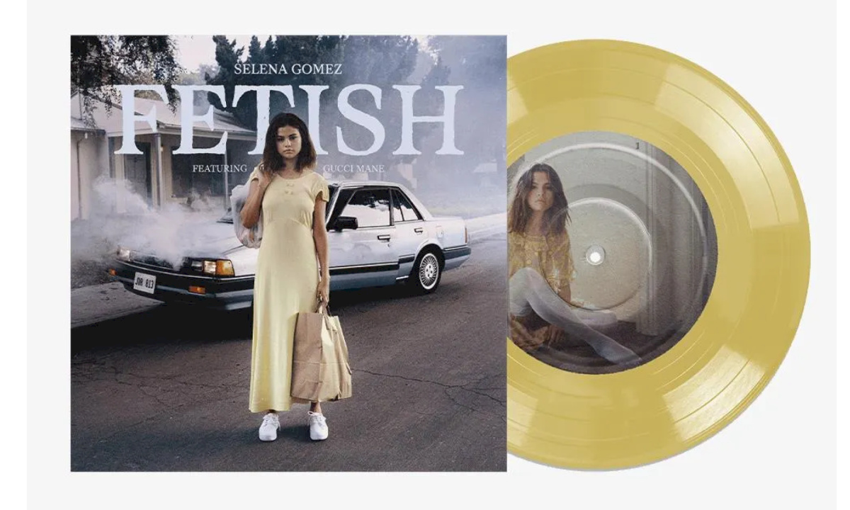 Selena Gomez lança o single 'Fetish' em vinil compacto colorido -  (crédito: Universal Music / Interscope Records)