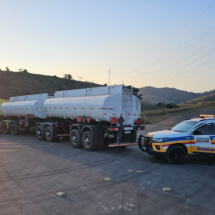 Caminhão-tanque com combustível adulterado é apreendido em rodovia de Minas - PMRv/Divulgação