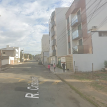 Homem em surto invade apartamento e mata idosa com cortador de unhas em MG - Google Street View/Reprodução