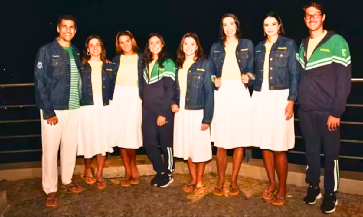 Uniformes do Brasil na cerimônia de abertura -  (crédito: Alexandre Loureiro/COB)