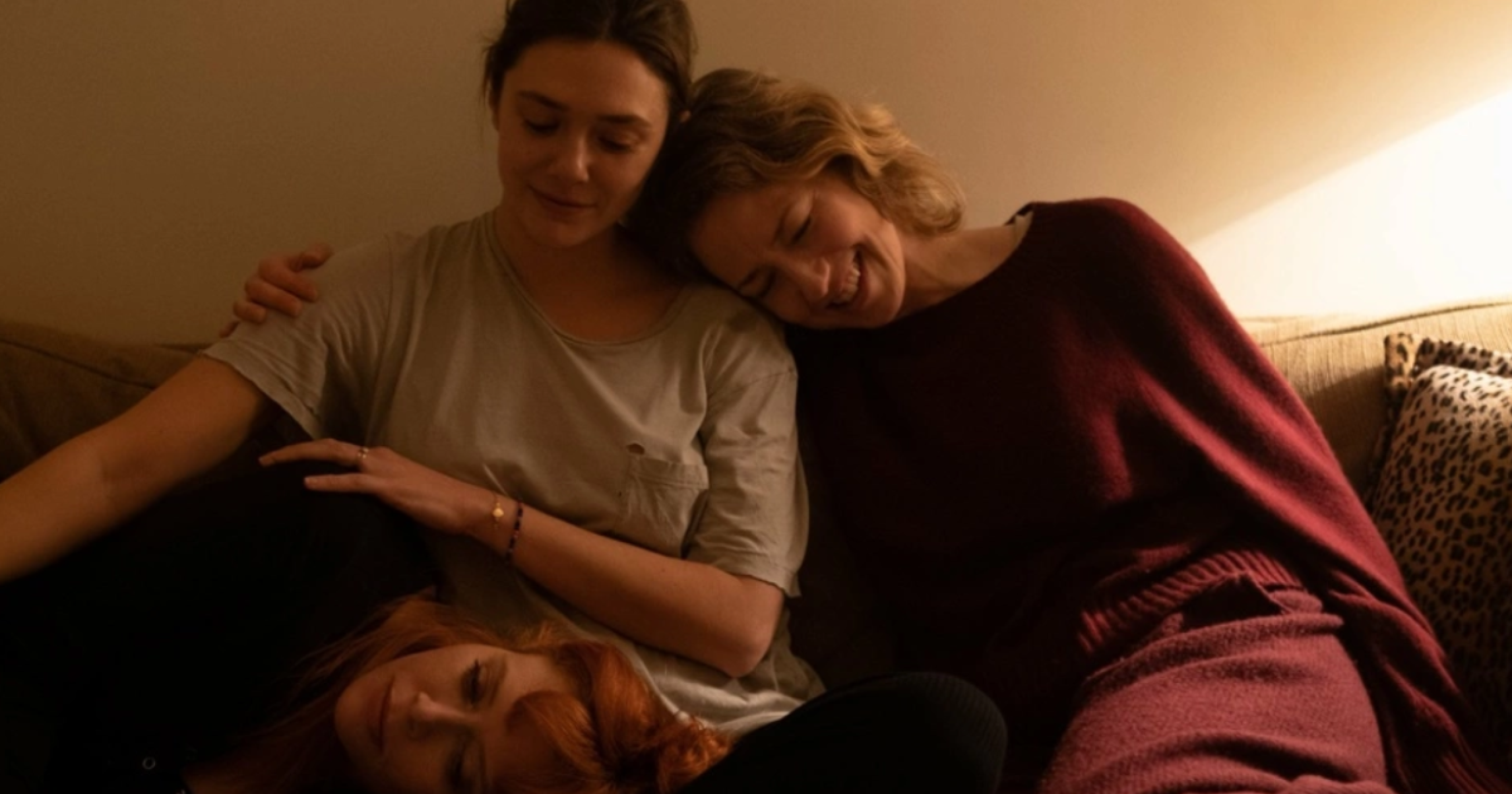 Elizabeth Olsen, Carrie Coon e Natasha Lyonne em “As Três Filhas”