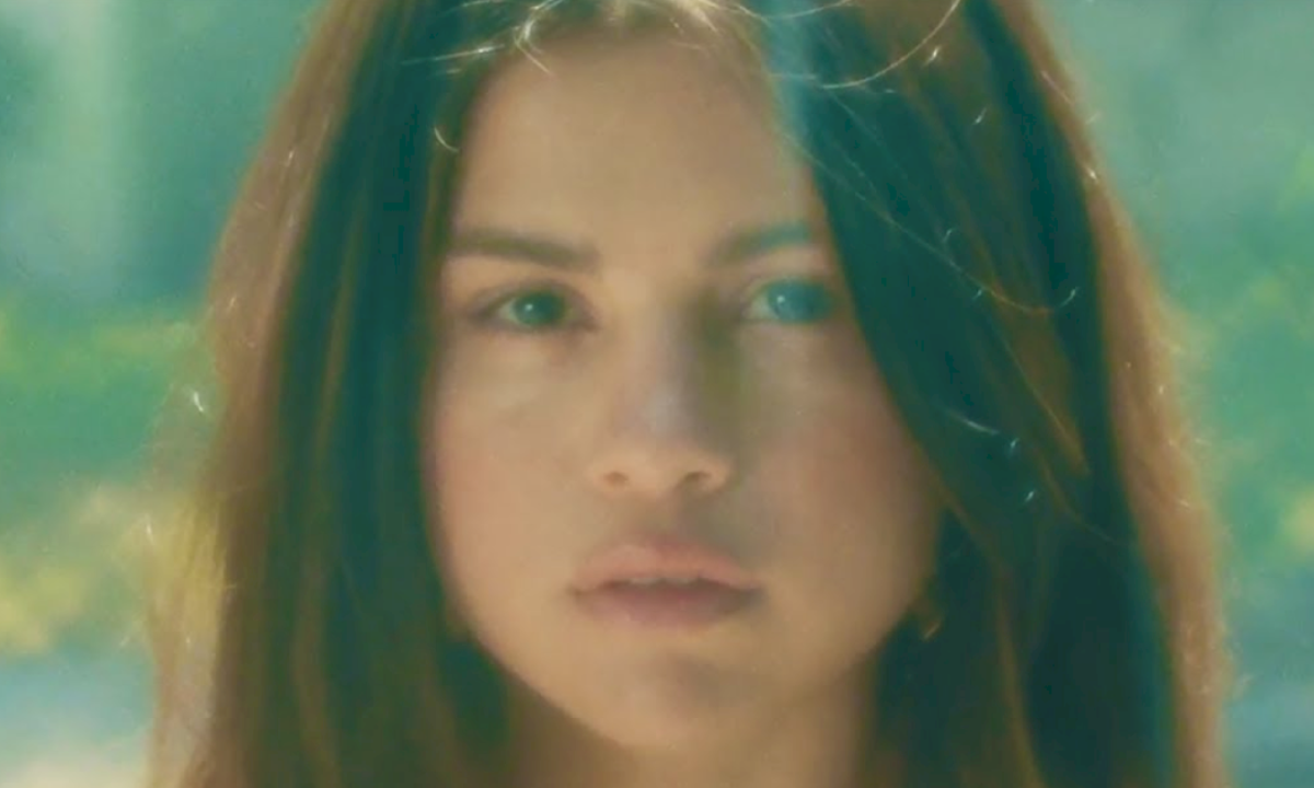 Selena Gomez lança o single 'Fetish' em vinil compacto colorido -  (crédito: Reprodução / YouTube)