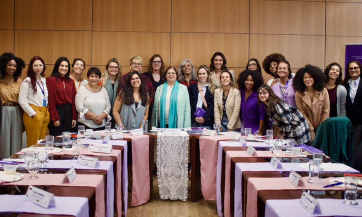 A ministra das Mulheres, Cida Gonçalves, reuniu-se com jornalistas para um café da manhã -  (crédito: Ministério da Mulher/Divulgação)