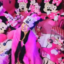 Mulher de 45 anos viraliza com sua ‘casa da Minnie Rosa’ - Reprodução / Instagram