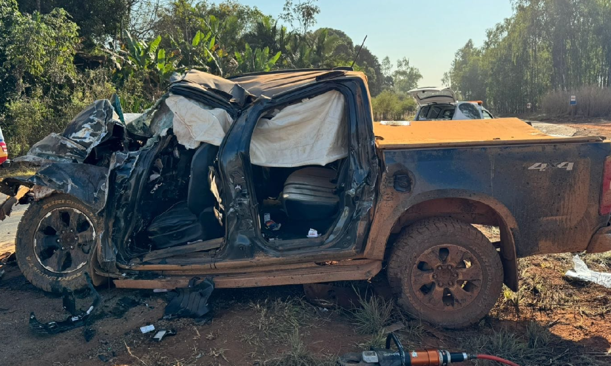 MG:carro invade a contramão na BR-354 e bate em carreta; 3 pessoas morreram