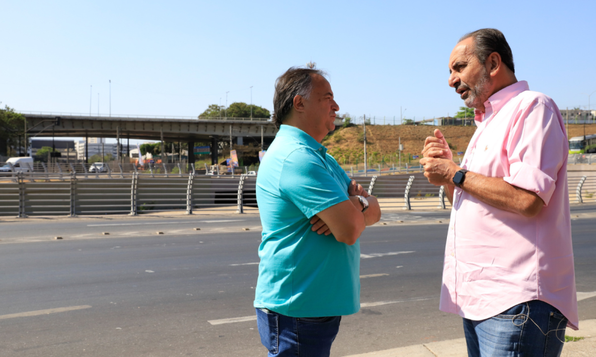 Na manh&atilde; desta sexta-feira (13/9), Tramonte visitou a bacia de conten&ccedil;&atilde;o de enchentes na Vilarinho, acompanhado pelo ex-prefeito de Belo Horizonte, Alexandre Kalil -  (crédito: Ramon Bitencourt/Divulga&ccedil;&atilde;o)