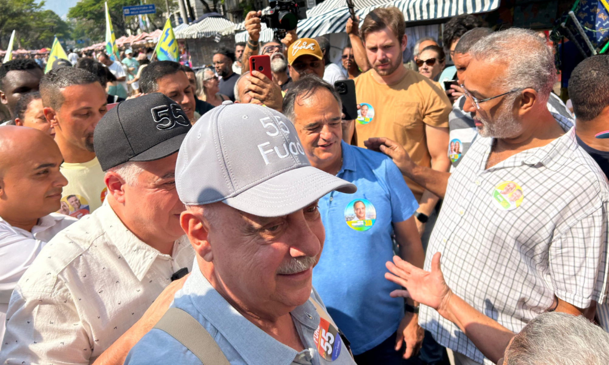 Tramonte encontra Fuad na Feira Hippie e Kalil se esquiva