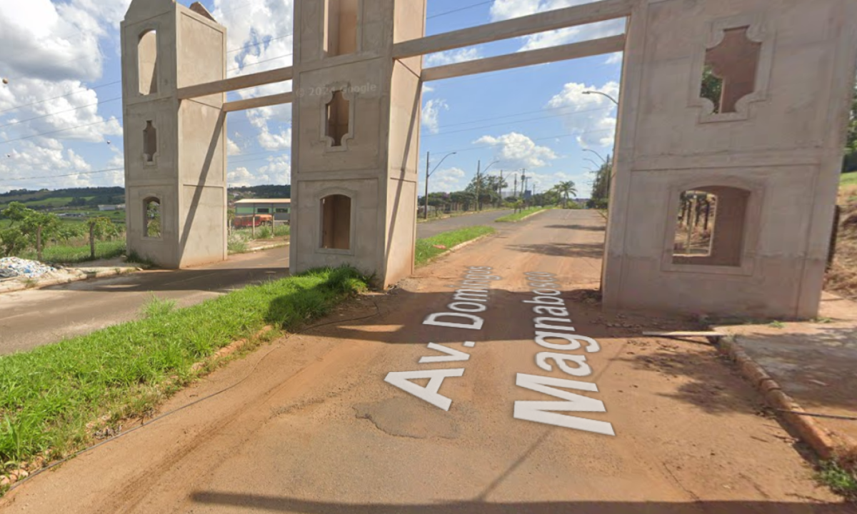 Regi&atilde;o em que carro capotou ap&oacute;s homic&iacute;dio -  (crédito: Reprodu&ccedil;&atilde;o / Google Street View)