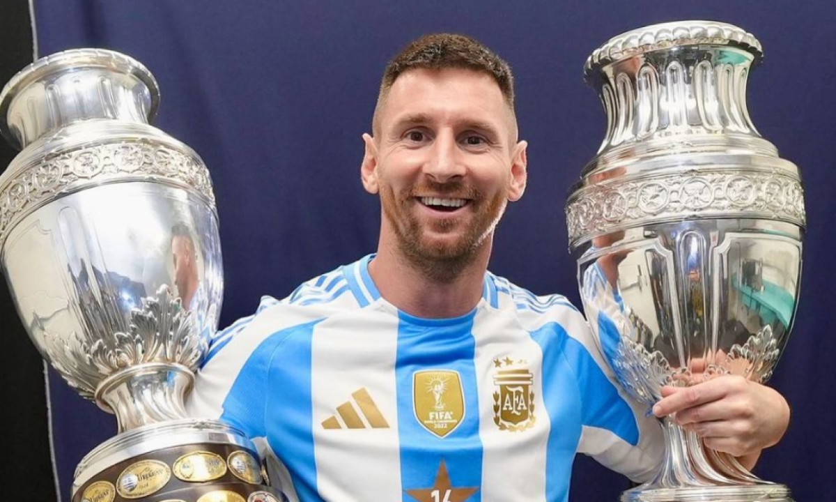 Ex-árbitro revela que não puniu Messi com cartão para ganhar presente do jogador -  (crédito: No Ataque Internacional)