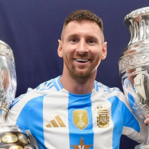 Ex-árbitro revela que não puniu Messi com cartão para ganhar presente do jogador - No Ataque Internacional