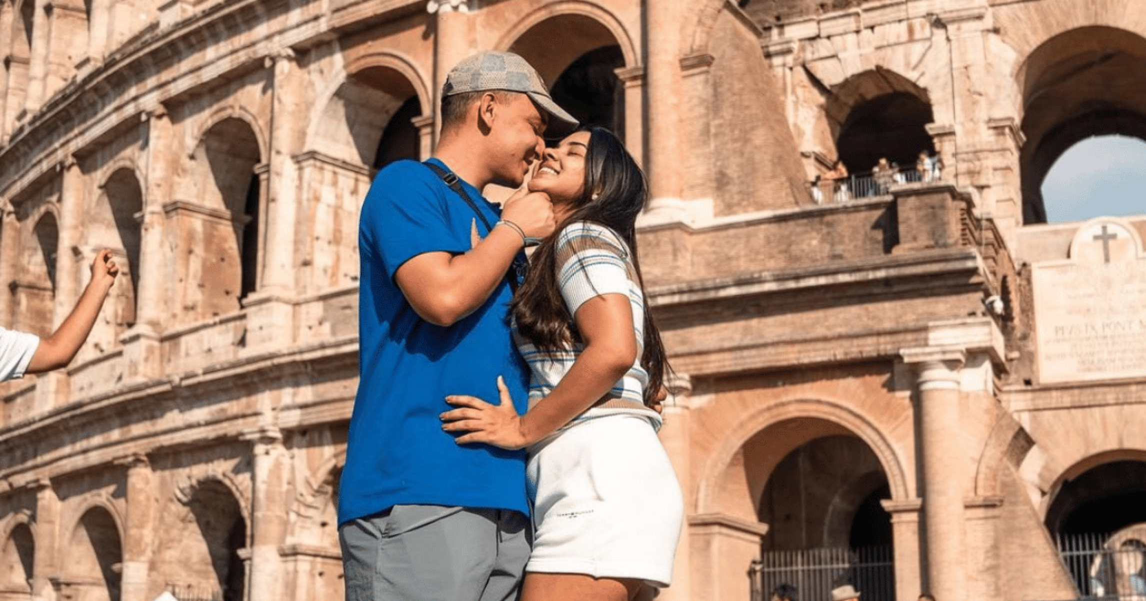 João Gomes anuncia casamento com Ary Mirelle em Recife