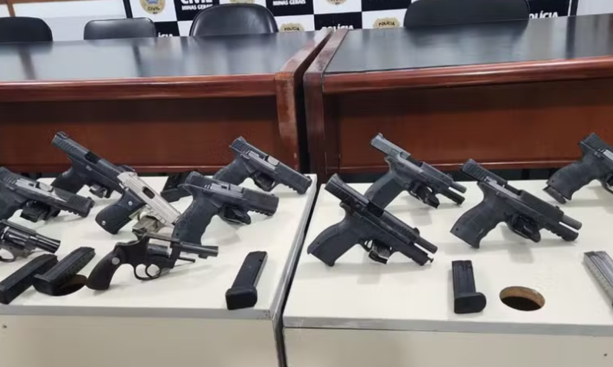 Homem faz manutenção em Delegacia e furta 10 armas, que foram recuperadas -  (crédito: Rede de Noticias)