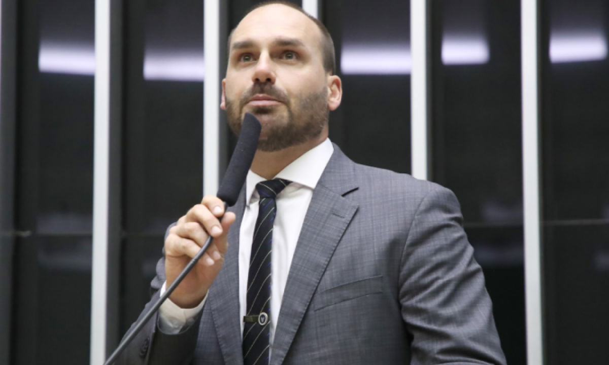 Eduardo Bolsonaro é o nome que o PL escolheu para enfrentar Alexandre de Moraes -  (crédito: crédito: Mario Agra / Câmara dos Deputados)