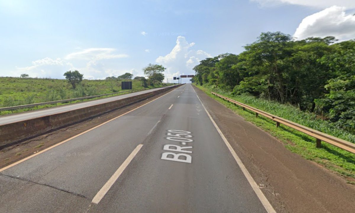Uberaba: Radar de velocidade é instalado na BR-050 -  (crédito: Rede de Noticias)