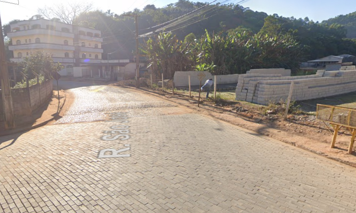 Local pr&oacute;ximo onde o corpo foi encontrado, em Erv&aacute;lia -  (crédito: Reprodu&ccedil;&atilde;o / Google Street View)