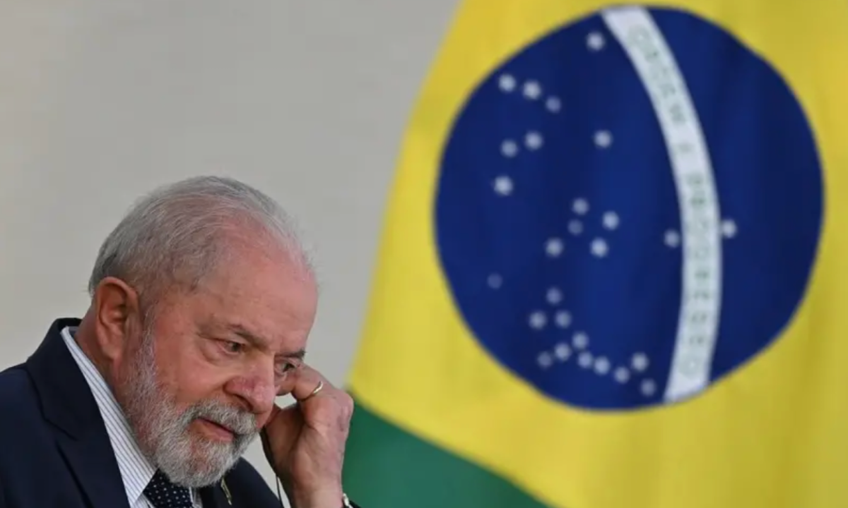 Lula foi preso em 2018 após ser condenado por crimes como lavagem de dinheiro. Suas condenações foram anuladas em 2021 -  (crédito: AFP)