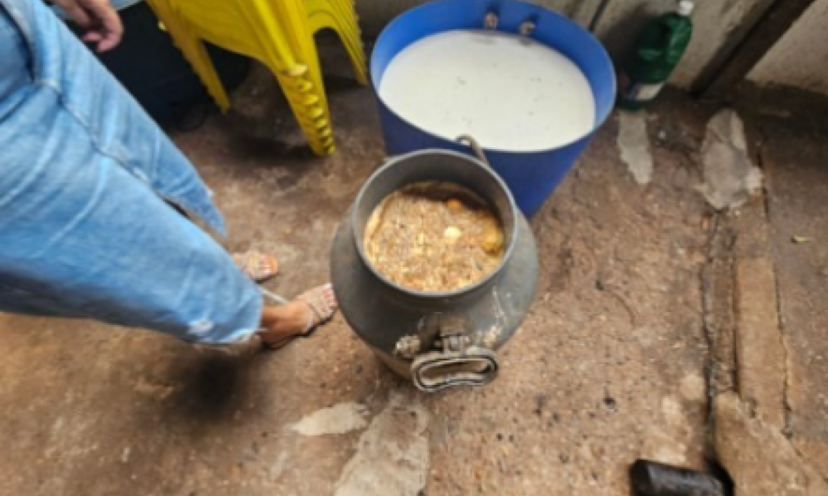 Duas toneladas de comida são apreendidas; Queijo era feito junto à lavagem -  (crédito: ReproduÃ§Ã£o / MPMG)