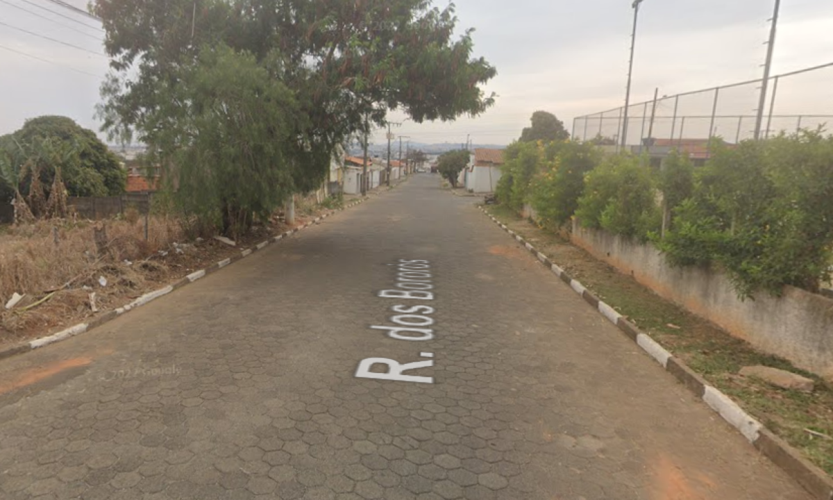 Após ser agredida, mulher revida e esfaqueia namorado -  (crédito: ReproduÃ§Ã£o / Google Street View)