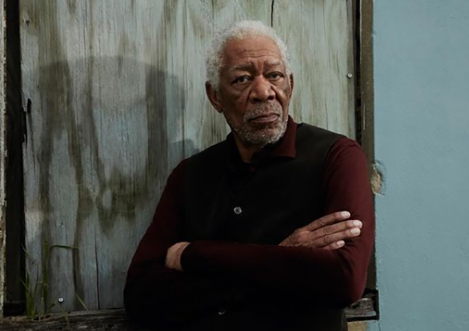 Morgan Freeman também costuma acender discussões com sua visão particular das questões que envolvem os negros. Recentemente, ele escandalizou ao ser contra a celebração do Mês da História Negra.