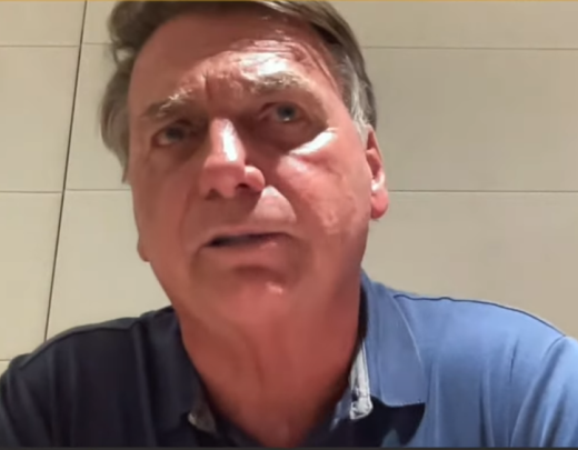 Bolsonaro e mais 36 pessoas foram indiciadas pela Polícia Federal por tentativa de elaboração de um golpe de Estado -  (crédito: Revista Oeste/Youtube)