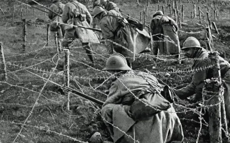 Durante a Primeira Guerra Mundial, há registros de que militares tenham se despedido de parentes por meio de cartas em garrafas antes de irem para a frente de batalha.

