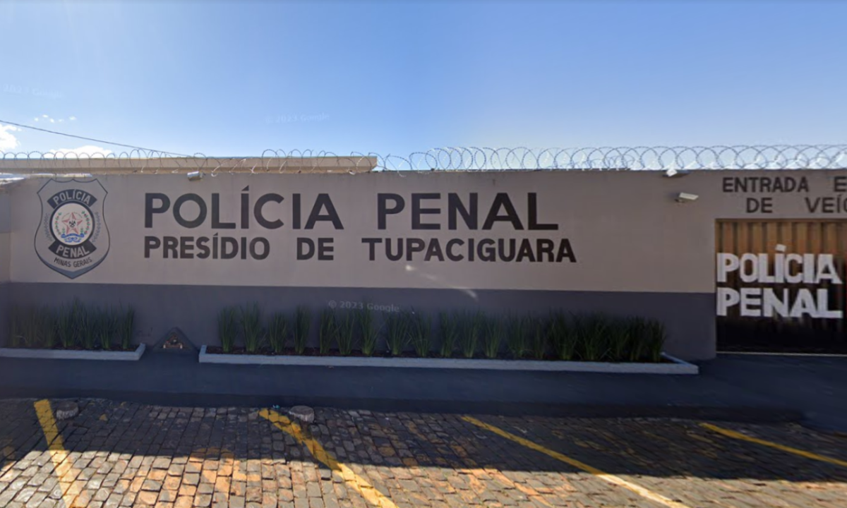 Fachada da Penitenciária de Tupaciguara, no Triângulo Mineiro -  (crédito: Reprodução/Google Street View)