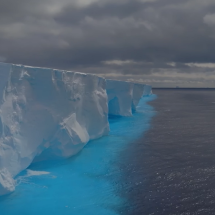 Maior iceberg do mundo vence ‘armadilha’ e se desloca para o norte da Antártida - Reprodução Youtube