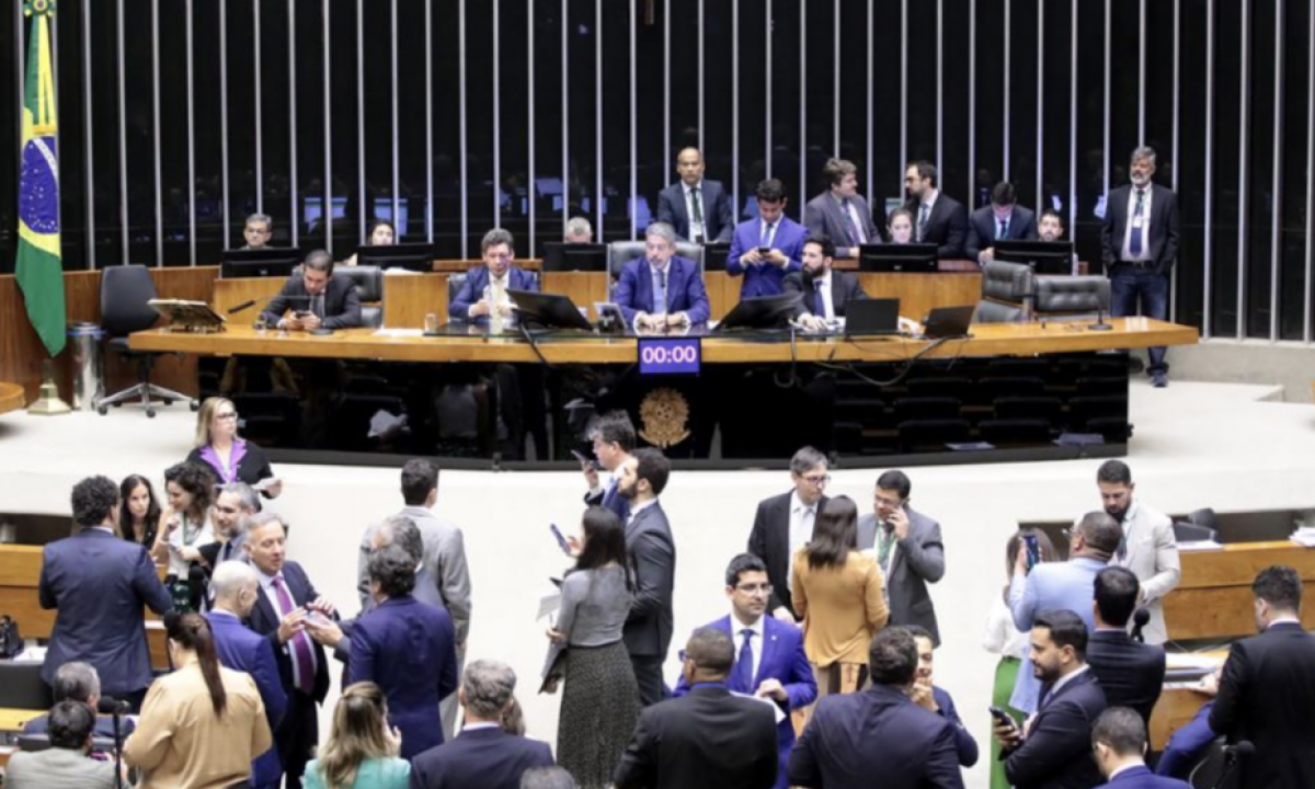 Câmara custou R$ 6,4 bilhões em 2024: veja deputados mais gastões -  (crédito: Platobr)