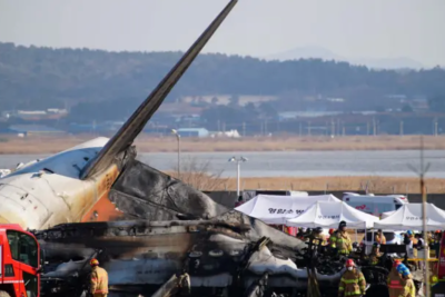 O voo Boeing 737-800 - operado pela companhia aérea Jeju Air - tinha 181 passageiros a bordo e estava chegando ao aeroporto de Muan vindo de Bangkok, na Tailândia -  (crédito: Reuters)