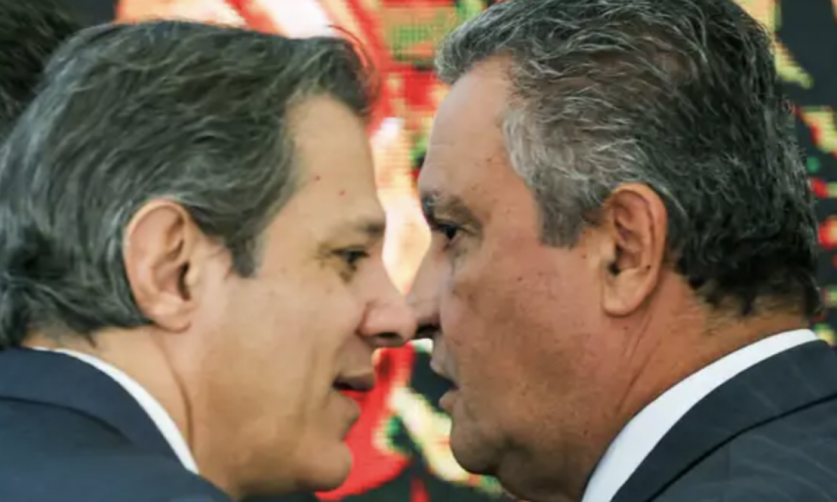 A difícil relação entre Fernando Haddad e Rui Costa -  (crédito: Platobr)