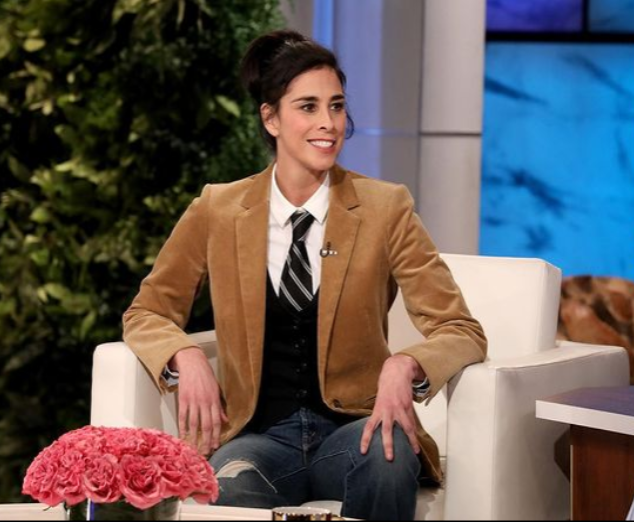 Sarah Silverman - A atriz, famosa como comediante, teve uma experiência ruim como garçonete de um restaurante mexicano: foi assediada pelo chefe. 