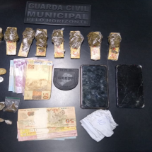 Motorista de app desconfia de passageiros e dupla é presa por tráfico - GCMBH / Divulgação